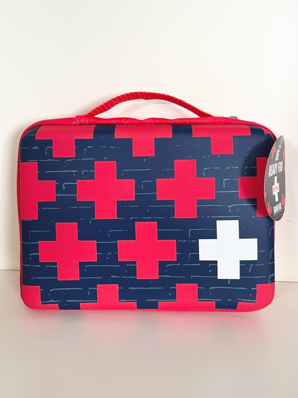 First aid train case - Picture 7 of 16
